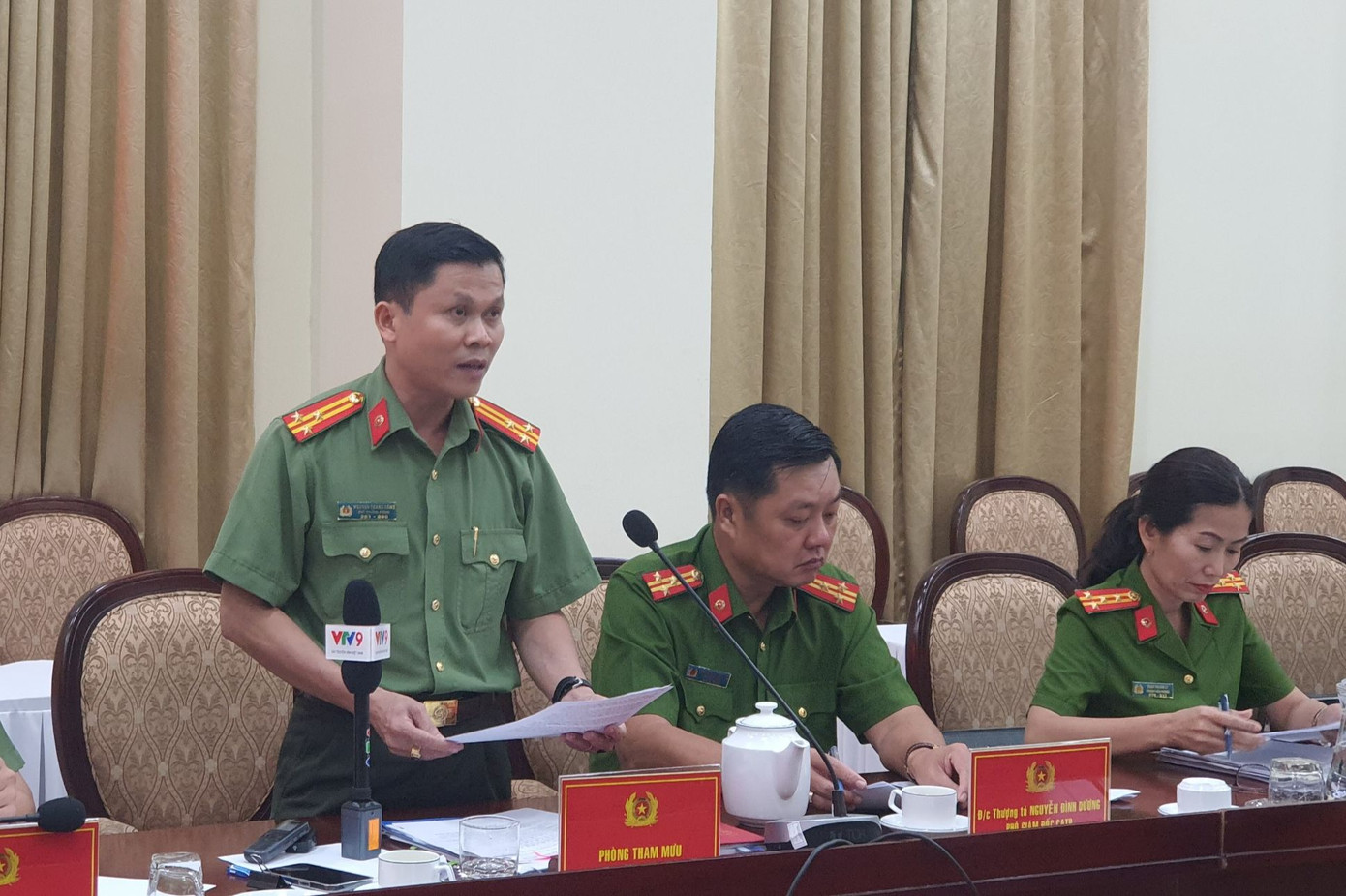 Thượng tá Nguyễn Thăng Long thông tin tại buổi gặp mặt báo chí. Ảnh: Hoàng Thuận. Thượng tá Nguyễn Thăng Long thông tin tại buổi gặp mặt báo chí. Ảnh: Hoàng Thuận.