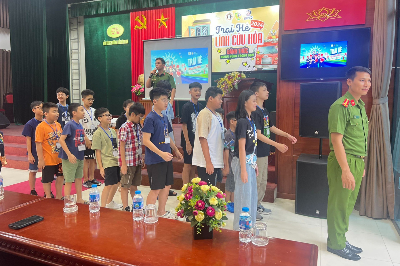 Các em thiếu nhi tham gia Trại hè lính cứu hỏa 2024. Ảnh: PC07. Các em thiếu nhi tham gia Trại hè lính cứu hỏa 2024. Ảnh: PC07.