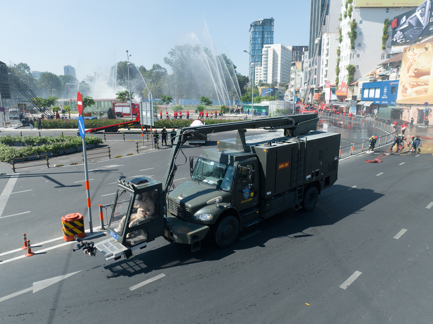 Một xe chuyên dụng tham gia buổi diễn tập. Ảnh: PC07