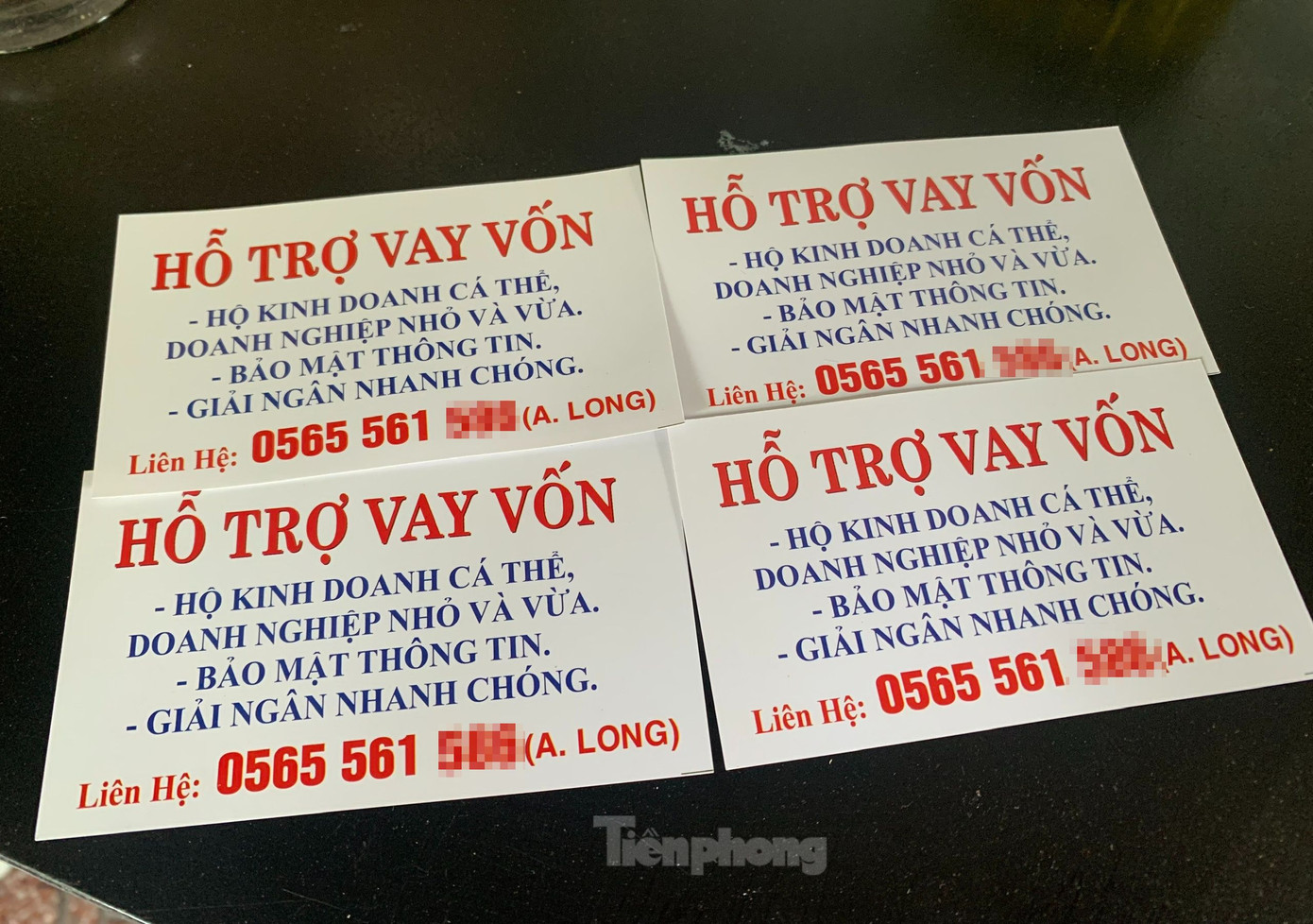 Tờ rơi quảng cáo cho vay tiền với thông tin giải ngân nhanh chóng. Ảnh: C.A.