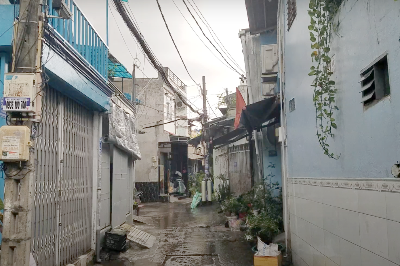 Con hẻm nơi xảy ra vụ việc. Ảnh: H.T.