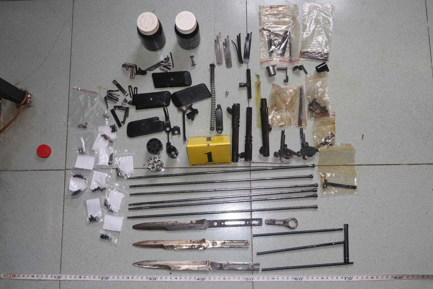 Các linh kiện vũ khí được thu giữ. Ảnh: Công an cung cấp. Các linh kiện vũ khí được thu giữ. Ảnh: Công an cung cấp.