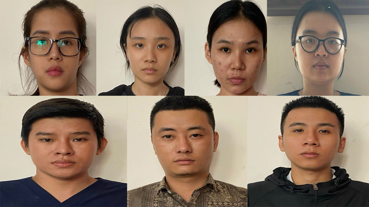 Các nhân viên của spa bị bắt. Các nhân viên của spa bị bắt.