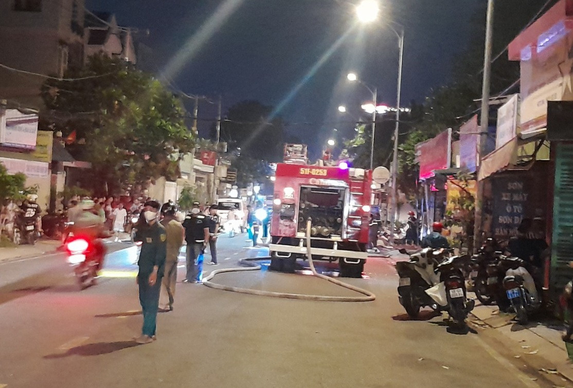 Hiện trường xảy ra vụ cháy. Hiện trường xảy ra vụ cháy.