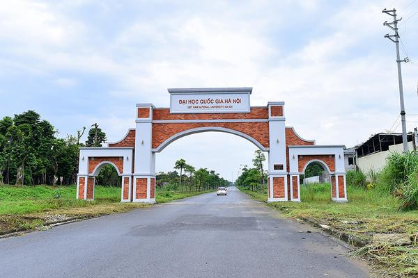 Dự án Đại học Quốc gia Hà Nội tại Hòa Lạc khởi công cuối năm 2003, tuy nhiên, sau 19 năm dự án vẫn chưa xong, mới có một số công trình đã đưa vào sử dụng. Dự án Đại học Quốc gia Hà Nội tại Hòa Lạc khởi công cuối năm 2003, tuy nhiên, sau 19 năm dự án vẫn chưa xong, mới có một số công trình đã đưa vào sử dụng.
