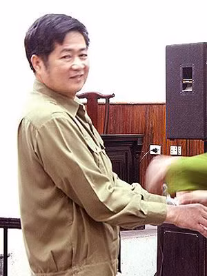 “Người đương thời” khá vui vẻ khi đón nhận bản án	Ảnh: B.T