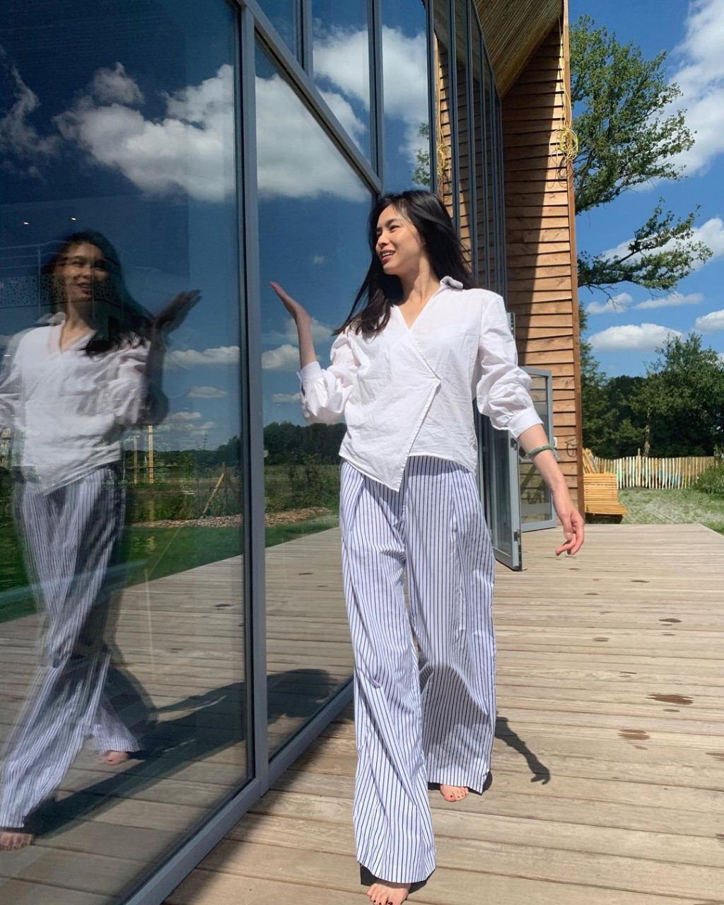 Kể từ khi kết hôn, Li Ran thường xuyên tham gia vào các hoạt động văn hóa ở cả Bỉ và Trung Quốc. (Ảnh: @mumunotinparis) Kể từ khi kết hôn, Li Ran thường xuyên tham gia vào các hoạt động văn hóa ở cả Bỉ và Trung Quốc. (Ảnh: @mumunotinparis)