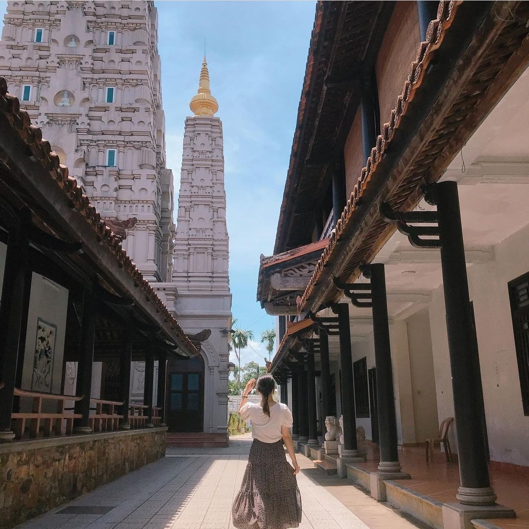 Chùa Huyền Không Sơn Thượng với không gian trang nghiêm, cổ kính. (Ảnh: @nhinguyen311)