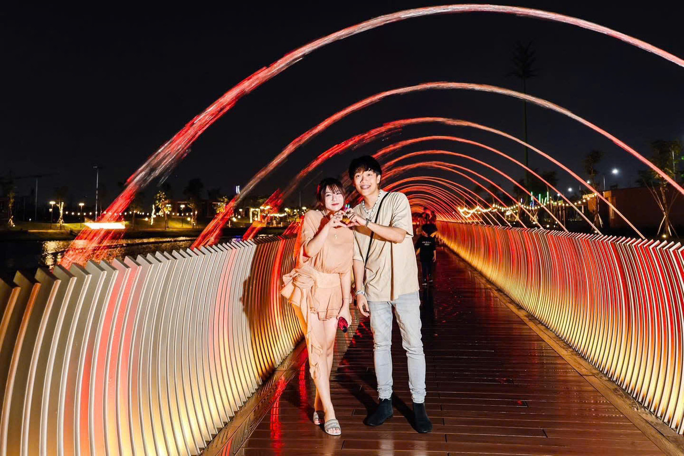 Chiếc view &quot;được lòng&quot; nhiều couple. (Ảnh: Phương Quỳnh)