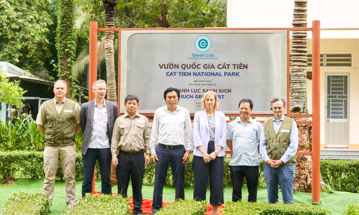 Các đại biểu tham dự lễ gắn biển Danh lục Xanh của IUCN tại Vườn Quốc gia Cát Tiên. (Ảnh: USAID Biodiversity Conservation - VFBC/ WWF - Việt Nam)