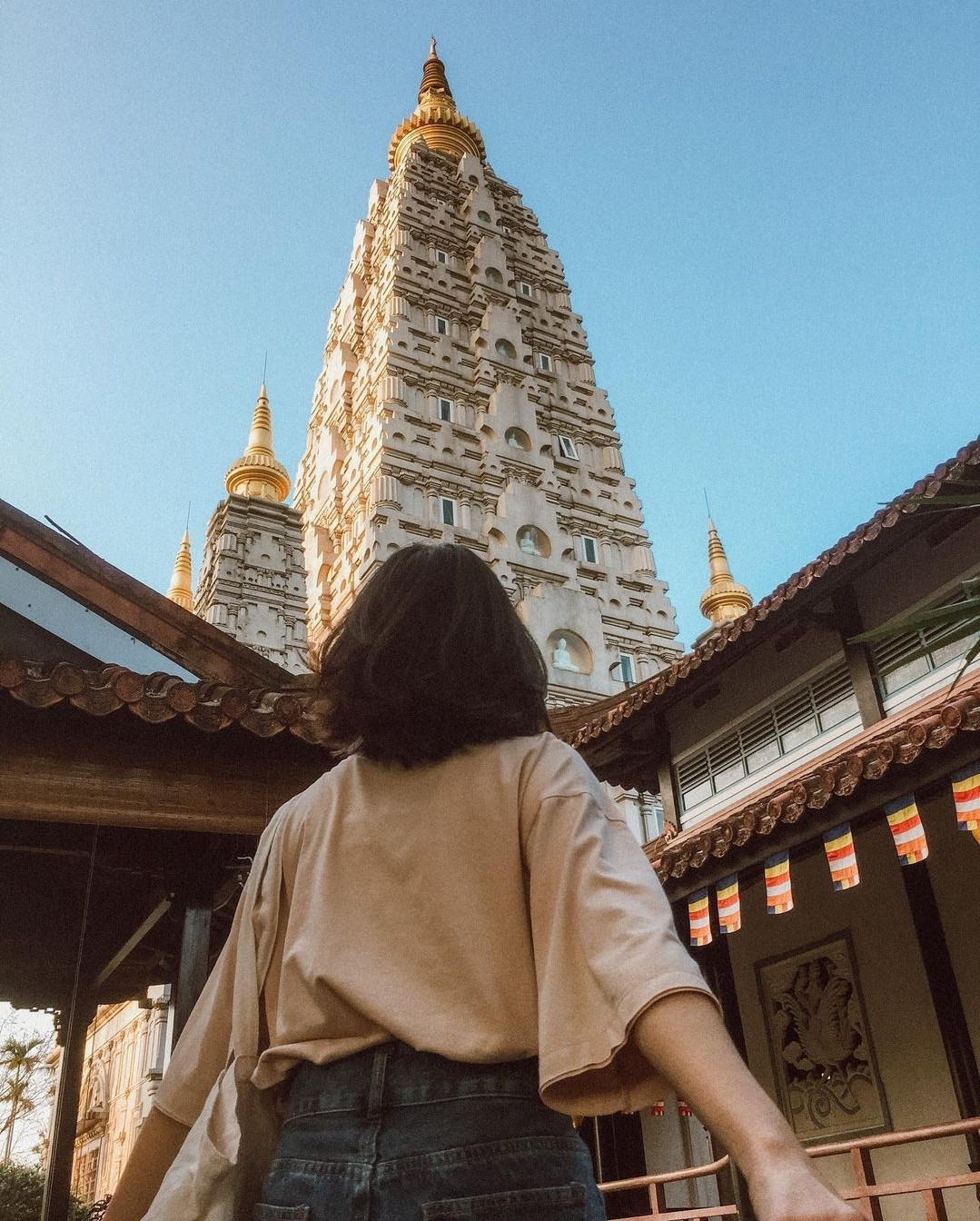 Background xịn xò thế này thì chỉ cần giơ máy lên là có ngay ảnh đẹp. (Ảnh: @linhshine)