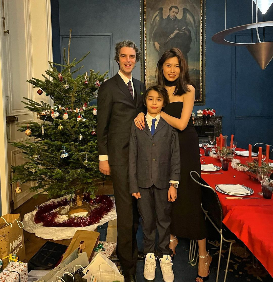 Gia đình hạnh phúc của Li Ran và Hoàng tử Charles hiện tại. (Ảnh: @mumunotinparis) Gia đình hạnh phúc của Li Ran và Hoàng tử Charles hiện tại. (Ảnh: @mumunotinparis)