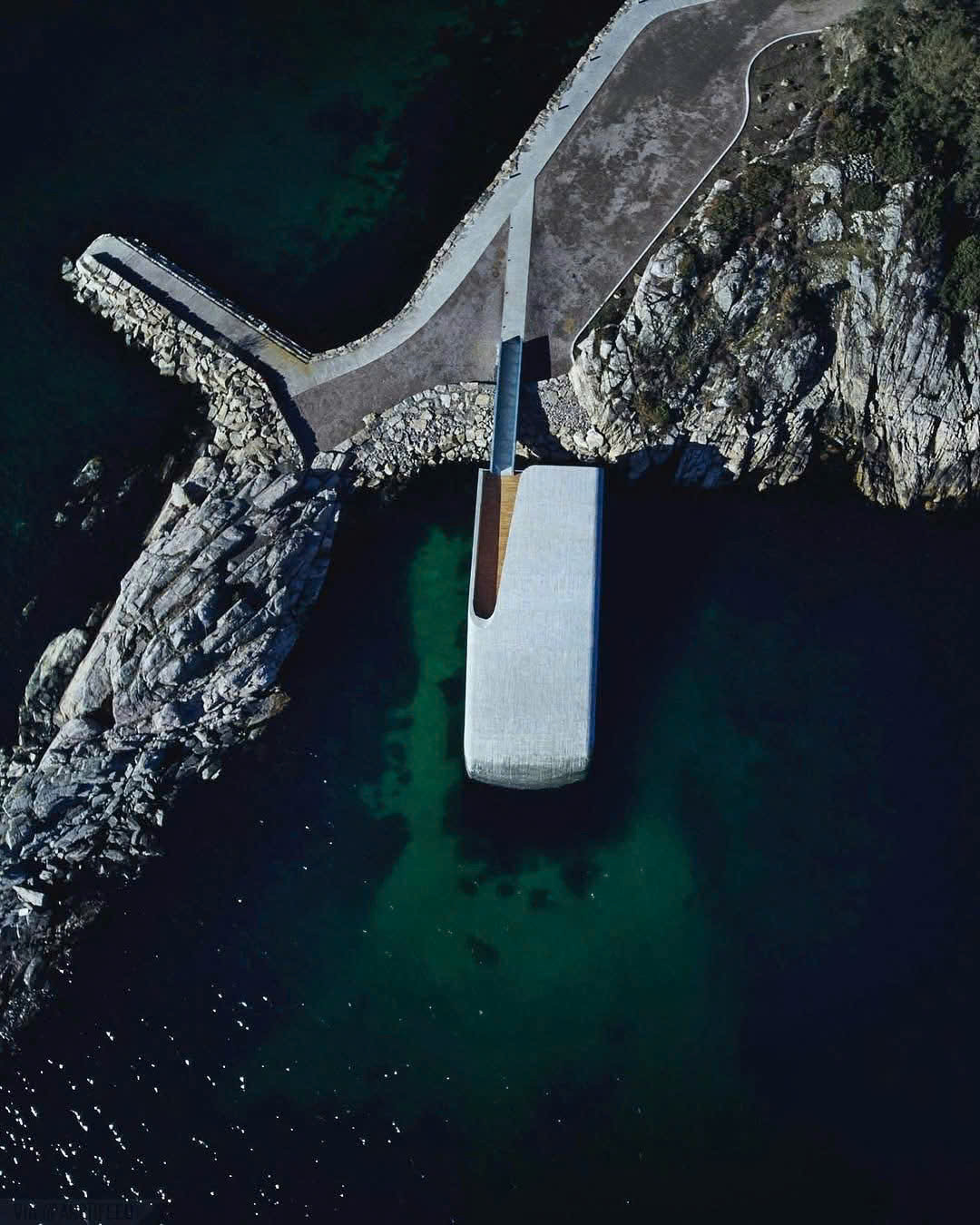 Công trình Under với góc nhìn từ trên cao xuống. (Ảnh: André Martinsen)