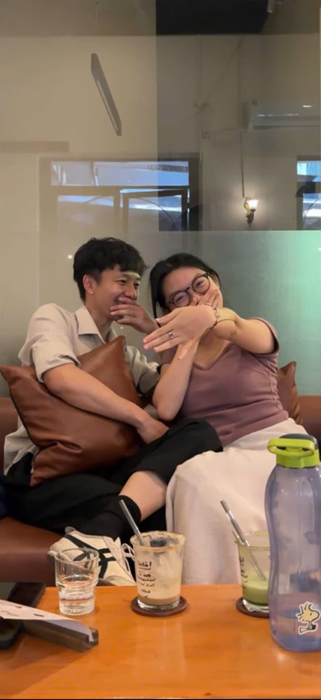 Nữ chính rơi nước mắt khiến người xem cũng hạnh phúc lây. Nữ chính rơi nước mắt khiến người xem cũng hạnh phúc lây.