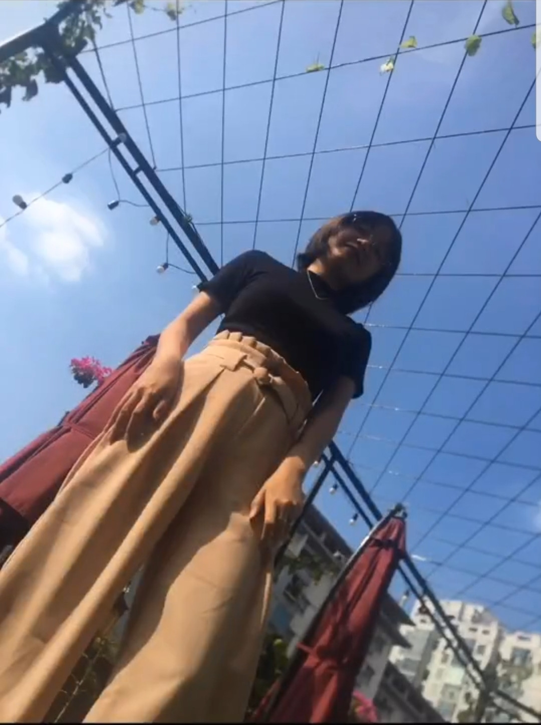 Bắt những góc thế này thì xứng đáng nhận lại "trái đắng" nha các chàng! (@comchotrv) Bắt những góc thế này thì xứng đáng nhận lại "trái đắng" nha các chàng! (@comchotrv)