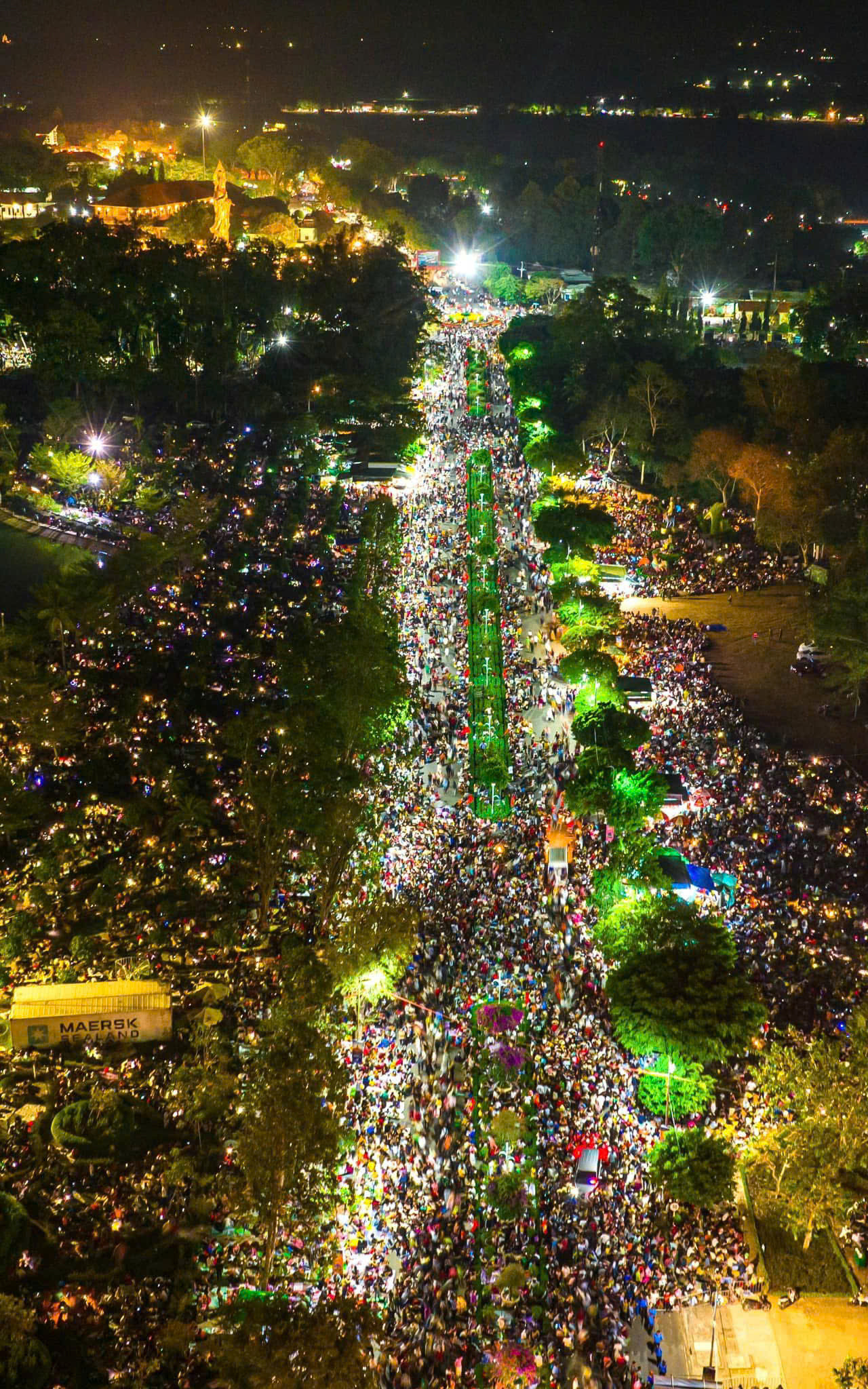 Bức ảnh "gây sốt" mạng xã hội những ngày qua với lượng người "khủng" đổ về hội Xuân núi Bà Đen. (Ảnh: Minh Tú)