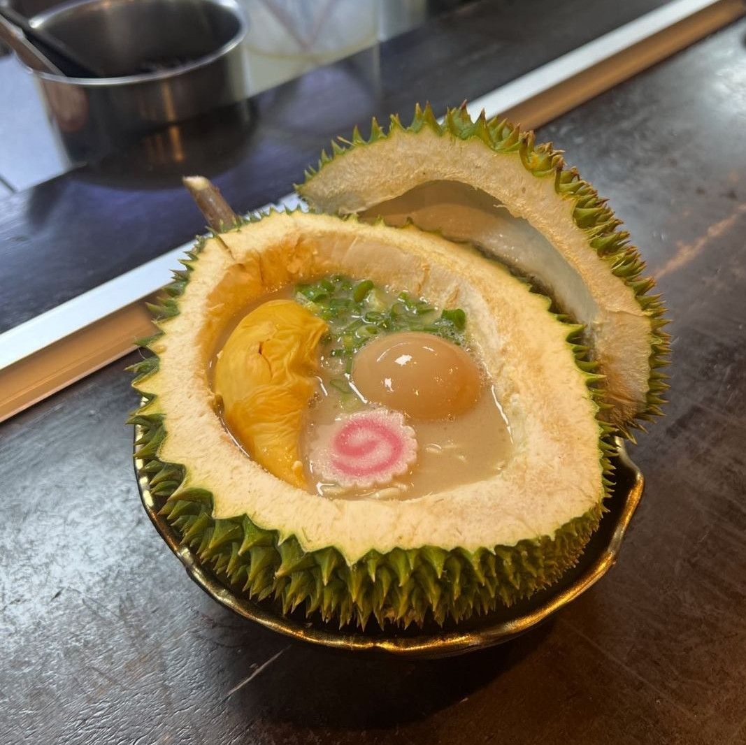 Món mì độc lạ thu hút nhiều fan ẩm thực ghé đến thưởng thức. (Ảnh: @menya_shishido)