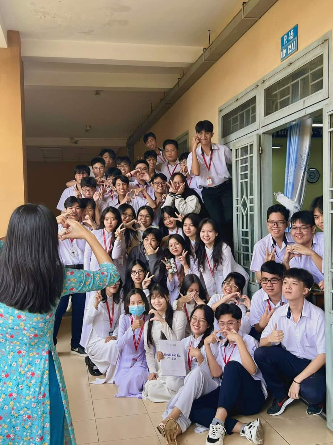 Chiếc trend khiến các teen “đứng ngồi không yên”. (Ảnh: My Xuan)