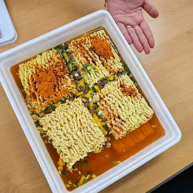 Một người mà ăn hết chỗ này thì đêm khỏi ngủ! (Ảnh: Internet)