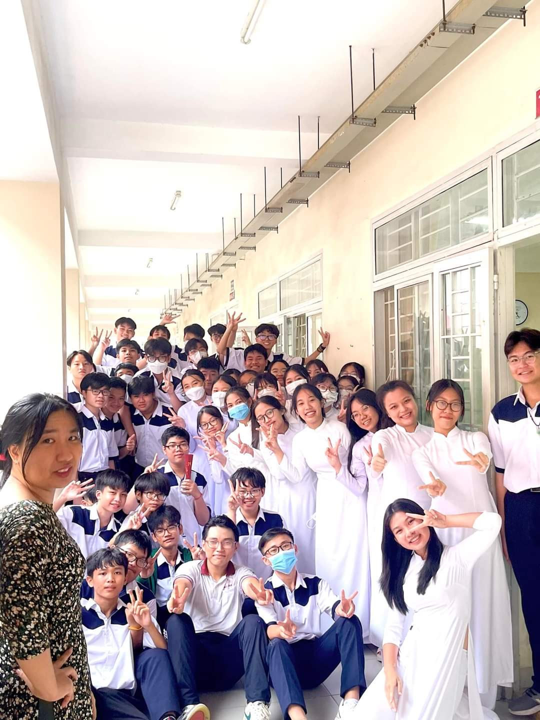 Cô giáo “ba phần bất lực, bảy phần như ba” trước độ “quậy” của học trò. (Ảnh: Thanh Trúc)