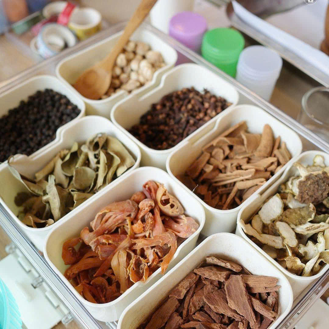 (Ảnh: First Aid Kiss)