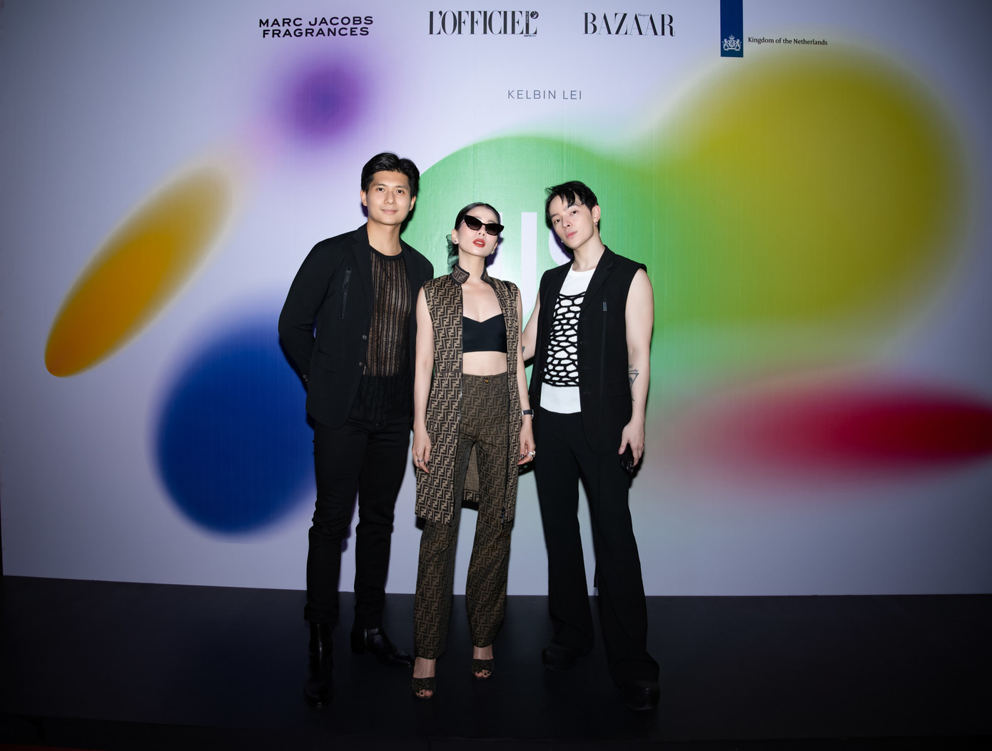 Ca sĩ Lệ Quyên đến dự triển lãm đầu tay của Kelbin Lei.