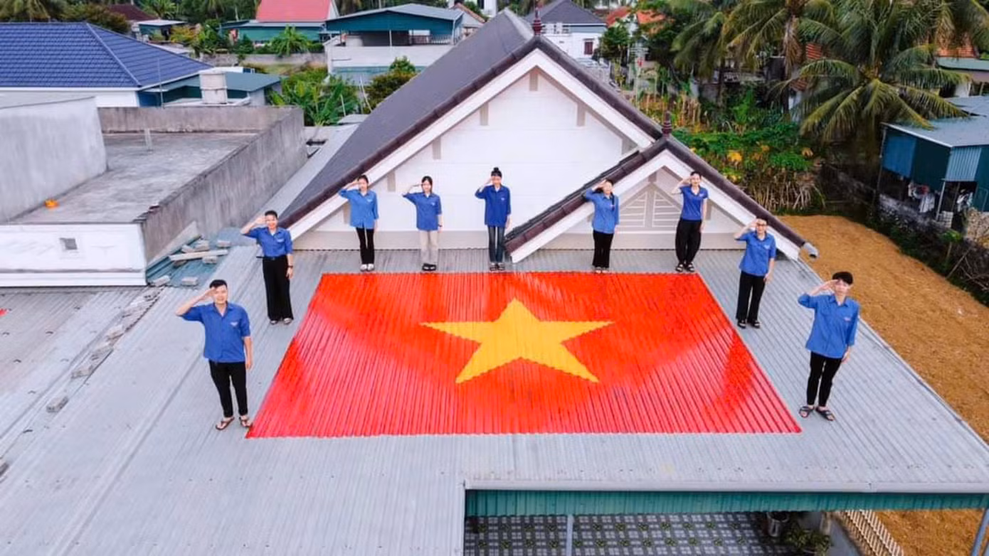 Chiếc trend được người dân khắp cả nước hưởng ứng tích cực. (Nguồn: @dongthapmuoi1, FB Tỉnh đoàn Nghệ An, @buiianhh_). Chiếc trend được người dân khắp cả nước hưởng ứng tích cực. (Nguồn: @dongthapmuoi1, FB Tỉnh đoàn Nghệ An, @buiianhh_).