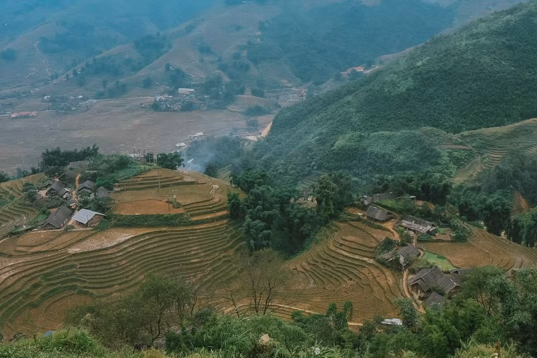 Sa Pa nhìn từ trên cao. (Ảnh: jatiewpainai)