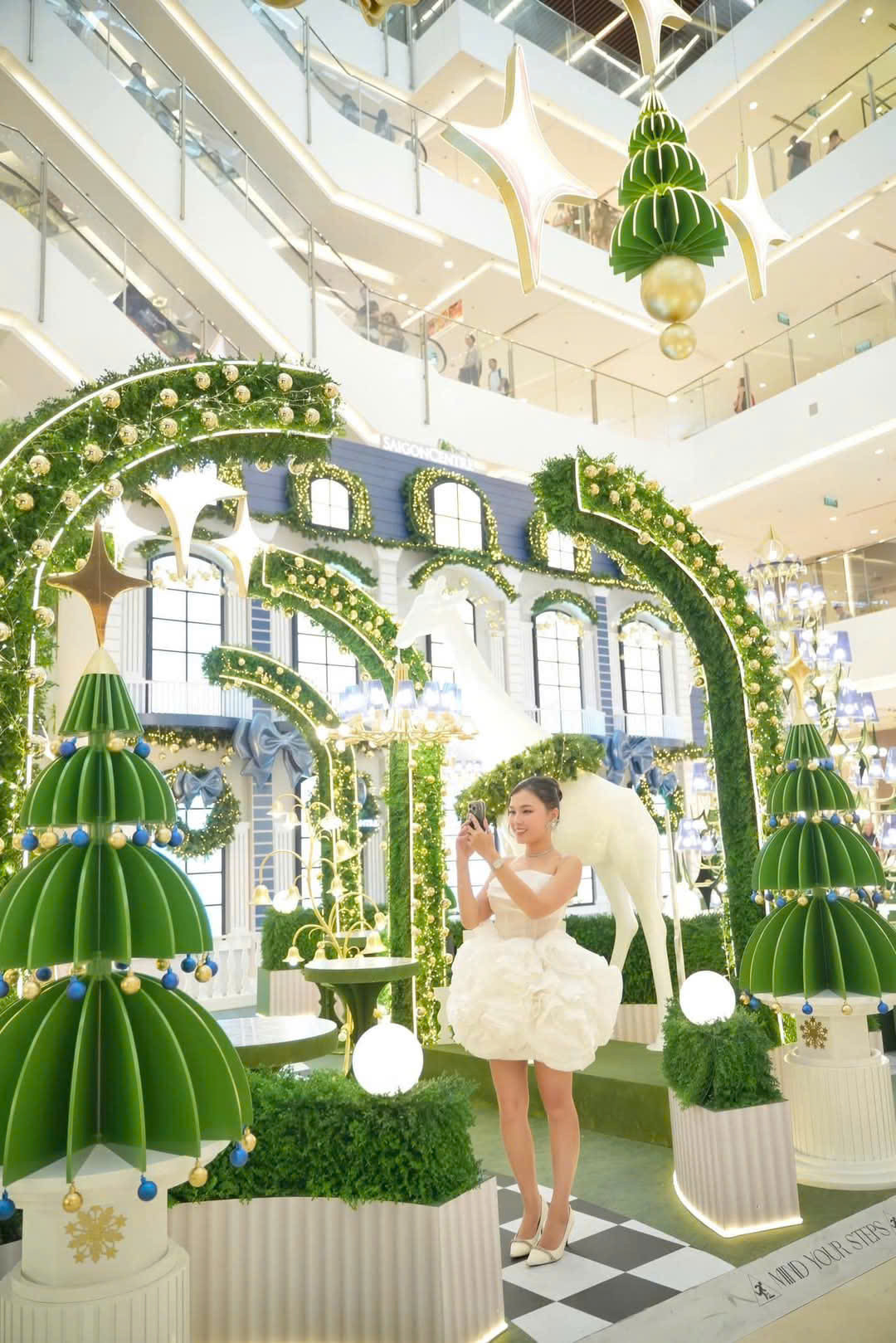 Không gian tựa khu vườn Giáng sinh tại Saigon Centre. (Ảnh: Saigon Centre)