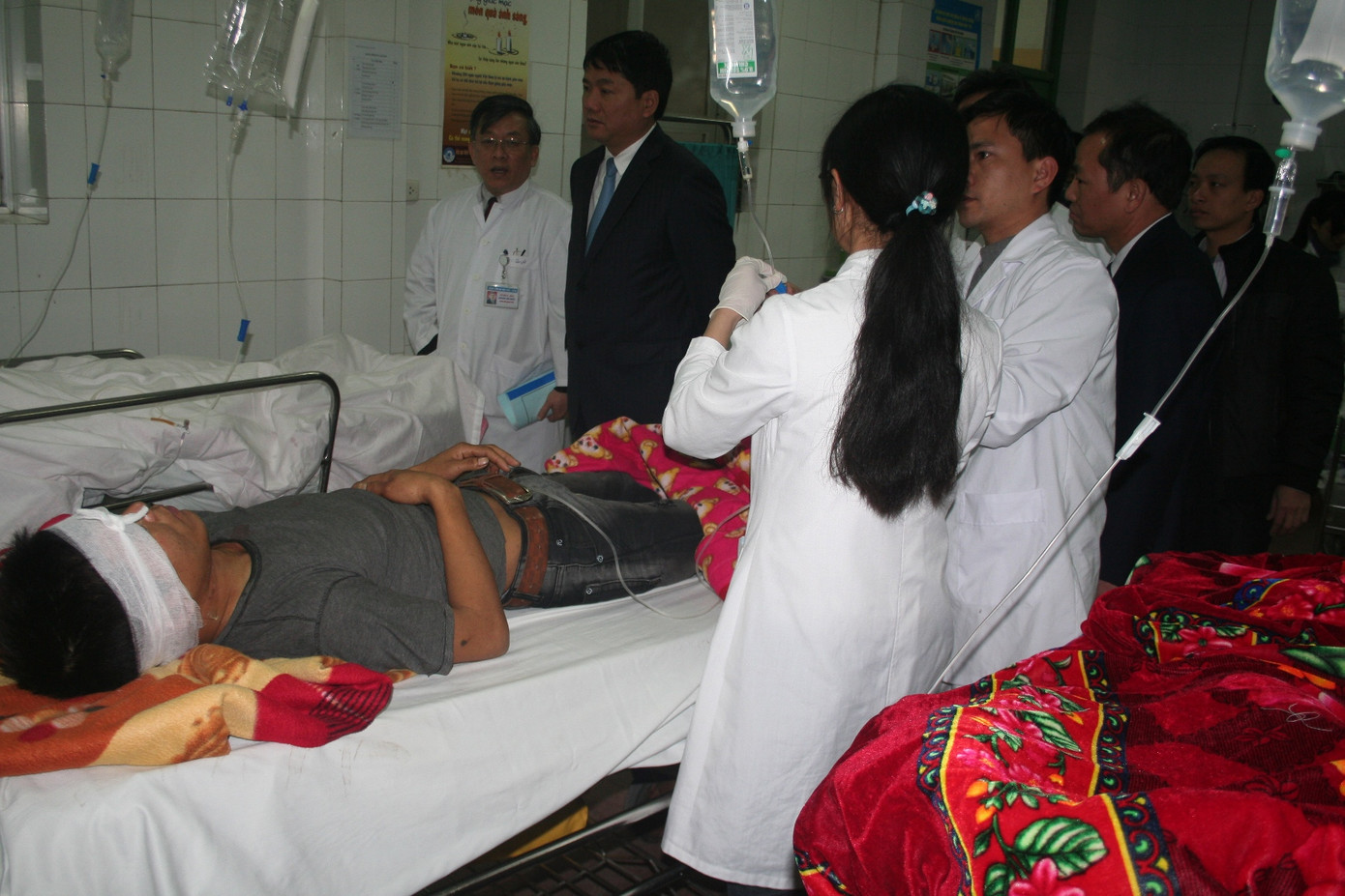 Đa số bệnh nhân bị tai nạn giao thông là thanh niên.. Đa số bệnh nhân bị tai nạn giao thông là thanh niên.