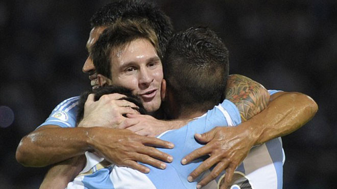 Với phong độ như vậy, Quả bóng vàng thế giới 2012 khó lòng thoát khỏi Messi. Nếu điều này xảy ra, Messi sẽ trở thành cầu thủ đầu tiên đoạt 4 Quả bóng vàng