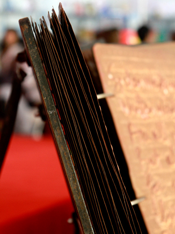 Các trang của cuốn sách có khổ 45x65cm