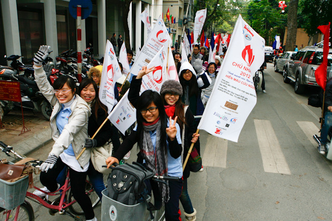 Đoàn diễu hành bắt đầu từ phố Hồ Xuân Hương (Hai Bà Trưng, Hà Nội)
