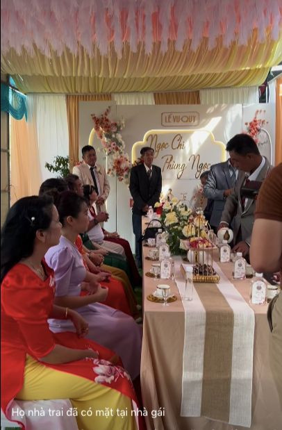 Đám cưới Phùng Ngọc và bạn gái kém 10 tuổi diễn ra tại Quy Nhơn, Bình Định. Đám cưới Phùng Ngọc và bạn gái kém 10 tuổi diễn ra tại Quy Nhơn, Bình Định.