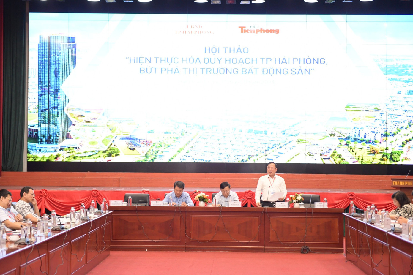 Nhà báo Lê Xuân Sơn, Tổng Biên tập Báo Tiền Phong kết luận hội thảo - Ảnh: Dương Triều Nhà báo Lê Xuân Sơn, Tổng Biên tập Báo Tiền Phong kết luận hội thảo - Ảnh: Dương Triều