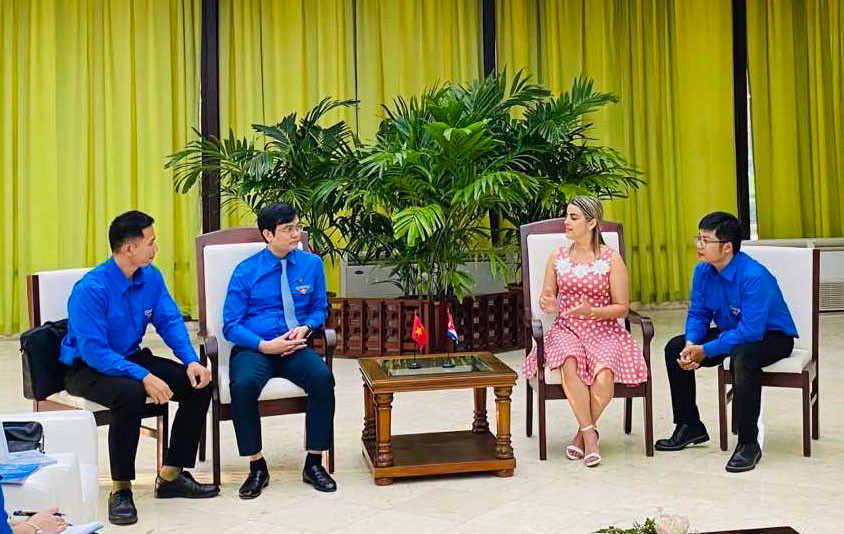 Ủy viên dự khuyết BCH T.Ư Đảng, Bí thư thứ nhất T.Ư Đoàn, Chủ nhiệm Ủy ban Quốc gia Thanh niên Việt Nam Bùi Quang Huy hội đàm với Uỷ viên BCH T.Ư Đảng Cộng sản Cuba, Bí thư thứ nhất T.Ư Đoàn TNCS Cuba Aylin Alvarez Garcia. Ủy viên dự khuyết BCH T.Ư Đảng, Bí thư thứ nhất T.Ư Đoàn, Chủ nhiệm Ủy ban Quốc gia Thanh niên Việt Nam Bùi Quang Huy hội đàm với Uỷ viên BCH T.Ư Đảng Cộng sản Cuba, Bí thư thứ nhất T.Ư Đoàn TNCS Cuba Aylin Alvarez Garcia.