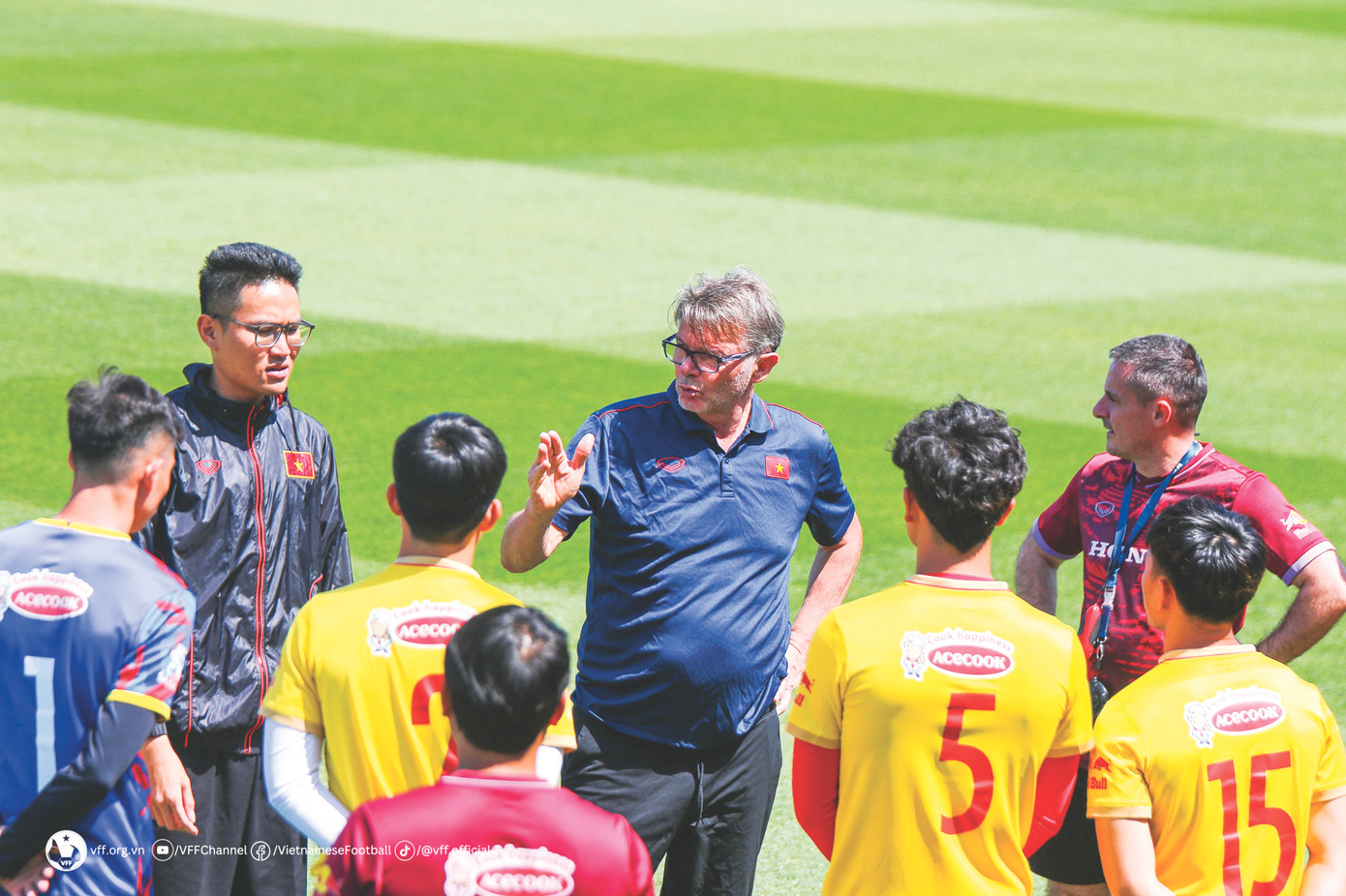 Đại sứ Nicolas Warnery cho biết HLV Philippe Troussier đã nghĩ về mục tiêu đưa Việt Nam tới World Cup 2026 từ khi còn dẫn dắt U19. Ảnh : VFF Đại sứ Nicolas Warnery cho biết HLV Philippe Troussier đã nghĩ về mục tiêu đưa Việt Nam tới World Cup 2026 từ khi còn dẫn dắt U19. Ảnh : VFF