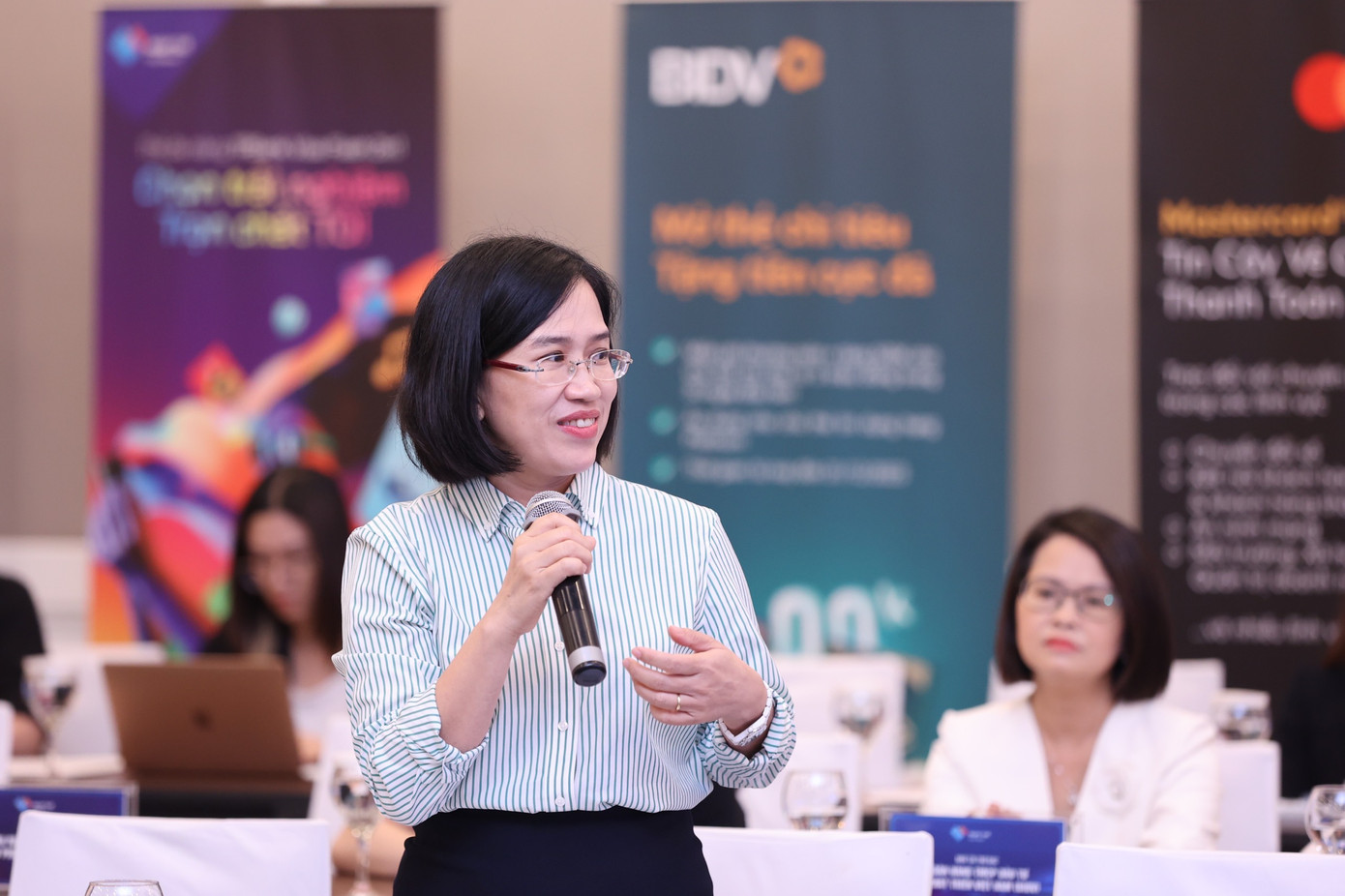 Bà Phan Thị Thanh Nhàn, Giám đốc Trung tâm thẻ BIDV