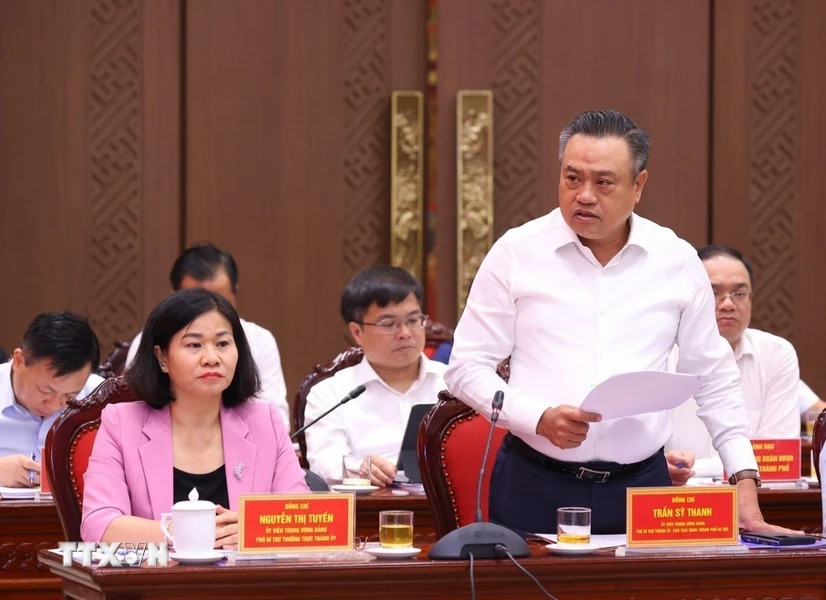 Ông Trần Sỹ Thanh, Ủy viên Trung ương Đảng, Phó Bí thư Thành ủy, Chủ tịch UBND thành phố Hà Nội báo cáo tại buổi làm việc. Ảnh: Văn Điệp/TTXVN Ông Trần Sỹ Thanh, Ủy viên Trung ương Đảng, Phó Bí thư Thành ủy, Chủ tịch UBND thành phố Hà Nội báo cáo tại buổi làm việc. Ảnh: Văn Điệp/TTXVN