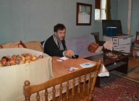 Súng AK 47 và buôn bán vũ khí kiểu 'thương mại kiến' ảnh 1