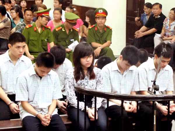 Nhiều ý kiến cho rằng, còn ít chế tài thay thế biện pháp giam giữ đối với người chưa thành niên phạm tội (ảnh minh họa). Ảnh: B.T. Nhiều ý kiến cho rằng, còn ít chế tài thay thế biện pháp giam giữ đối với người chưa thành niên phạm tội (ảnh minh họa). Ảnh: B.T