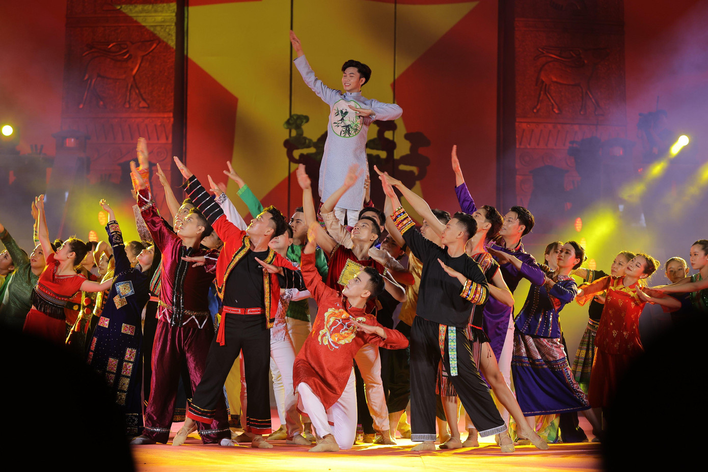 Chương trình nghệ thuật mang đậm hào khí dân tộc tại lễ khánh thành