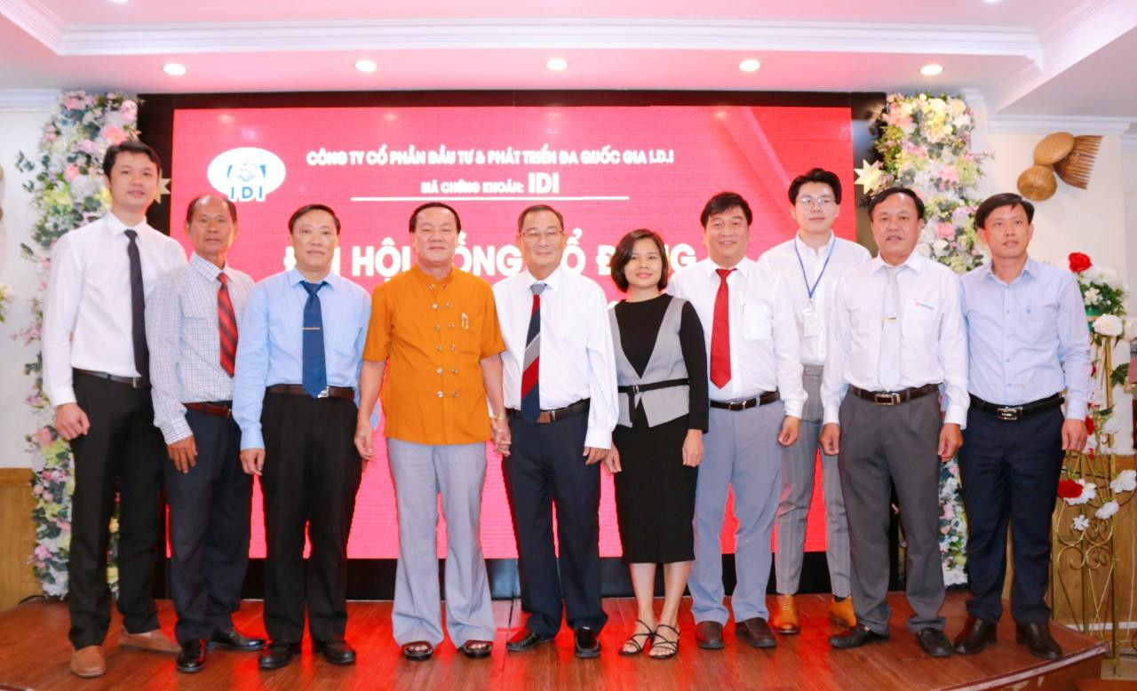 Hội đồng Quản trị và Ban Tổng Giám đốc Công ty IDI