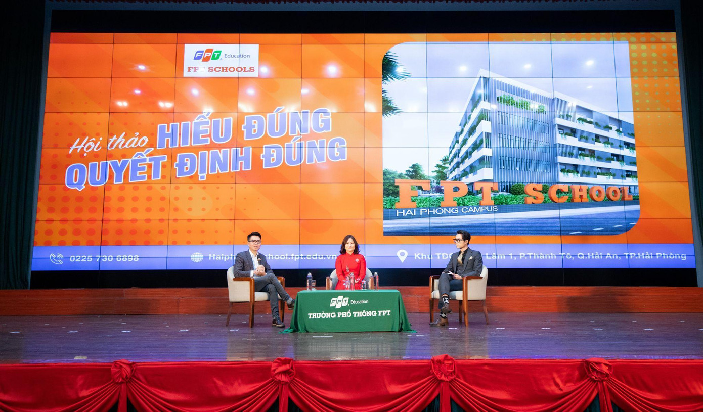 Ban giám hiệu Trường THCS và THPT FPT Hải Phòng và phụ huynh, học sinh cùng trao đổi, giải đáp các câu hỏi về chương trình đào tạo, dịch vụ học đường, học phí, thông tin tuyển sinh… của nhà trường. Ban giám hiệu Trường THCS và THPT FPT Hải Phòng và phụ huynh, học sinh cùng trao đổi, giải đáp các câu hỏi về chương trình đào tạo, dịch vụ học đường, học phí, thông tin tuyển sinh… của nhà trường.