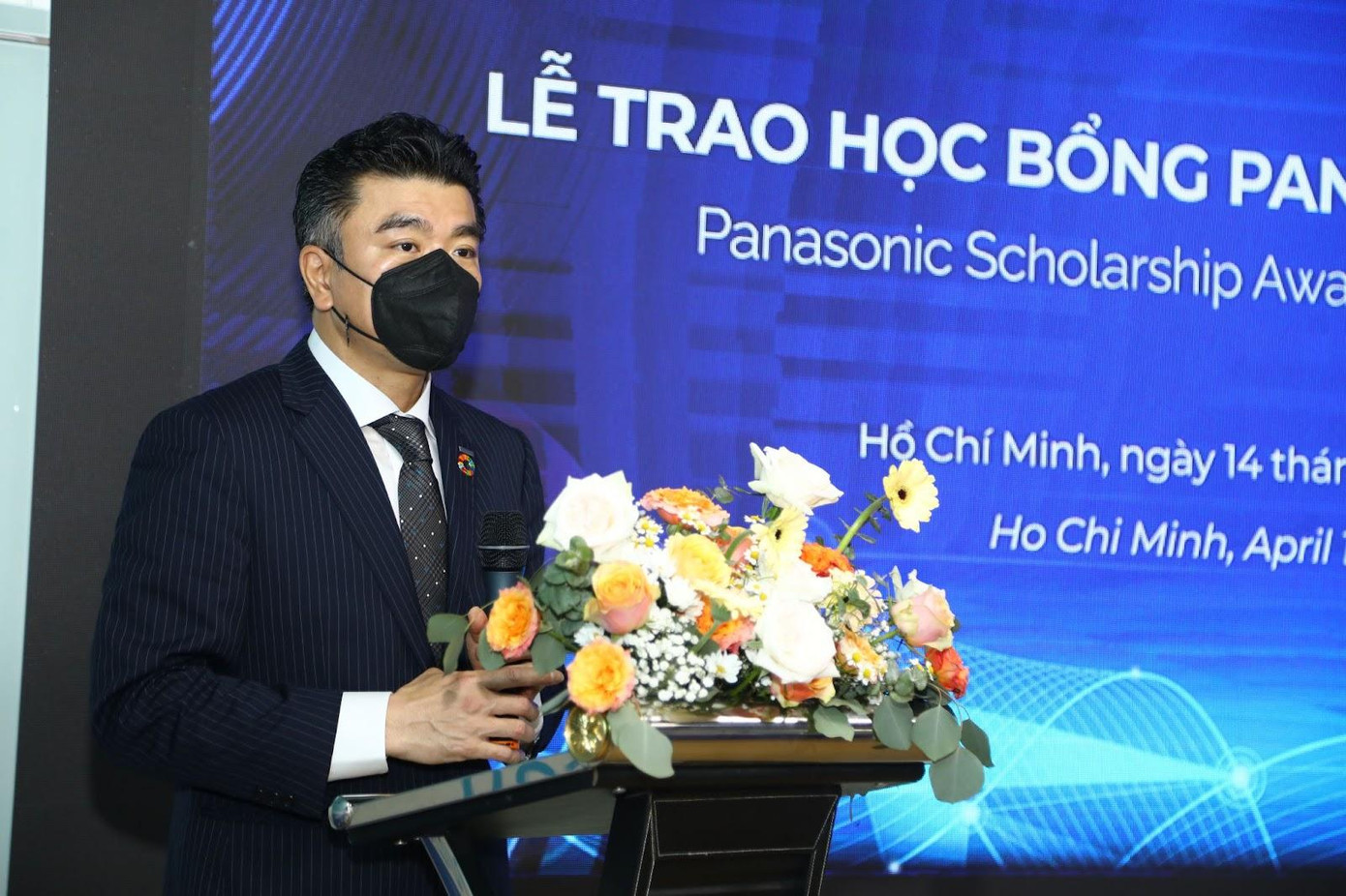 Ông Marukawa Yoichi - Tổng Giám đốc Công ty TNHH Panasonic Việt Nam - đại diện văn phòng học bổng tại Nhật phát biểu tại buổi lễ Ông Marukawa Yoichi - Tổng Giám đốc Công ty TNHH Panasonic Việt Nam - đại diện văn phòng học bổng tại Nhật phát biểu tại buổi lễ