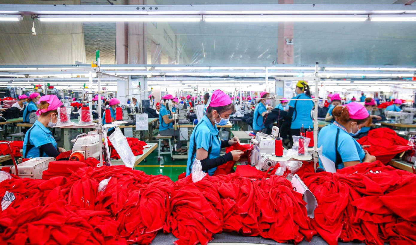 Các doanh nghiệp khôi phục hoạt động sản xuất và tăng cường tuyển dụng lao động phục vụ nhu cầu sản xuất. Ảnh: Phạm Ngôn.