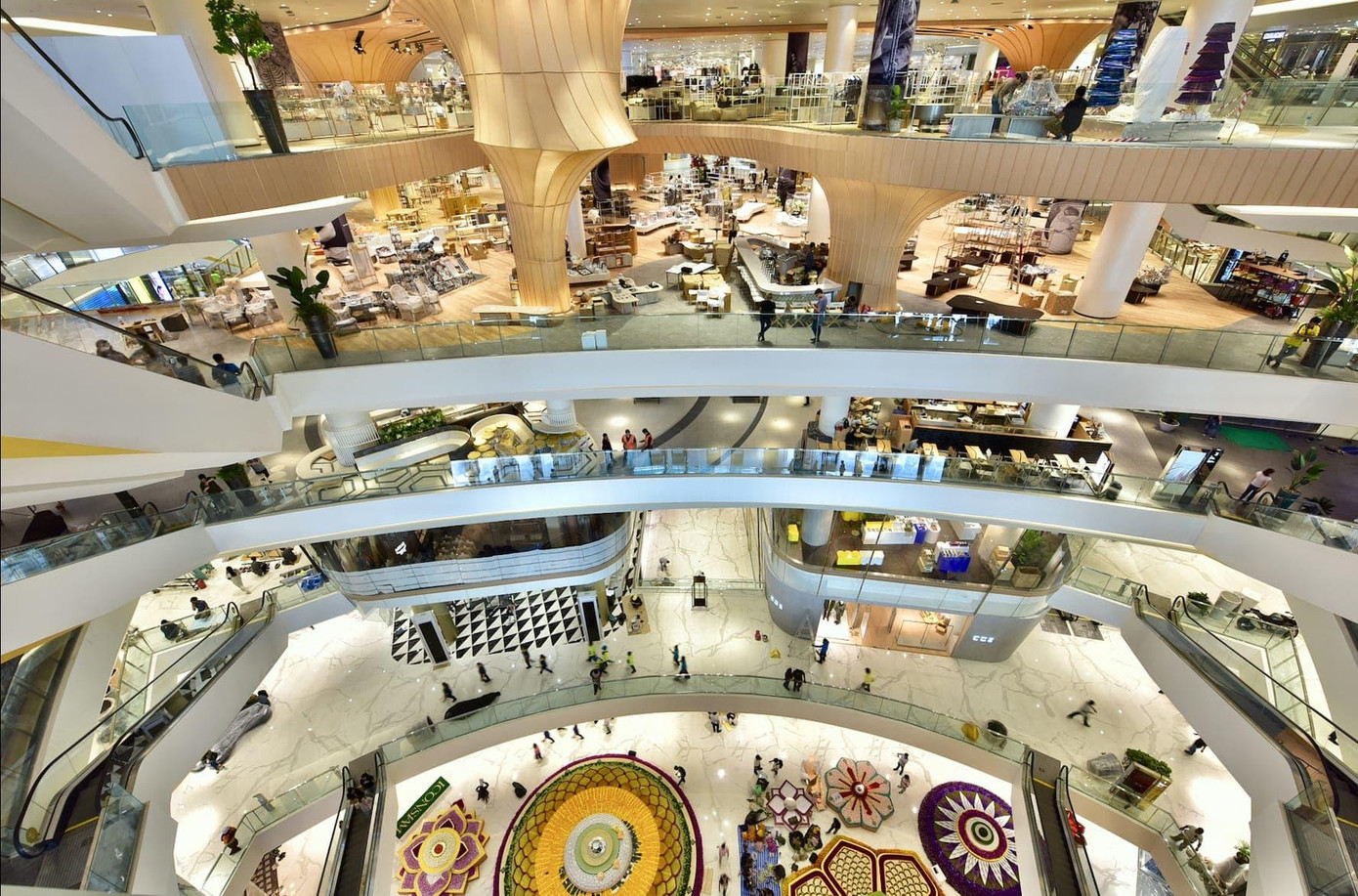 Cấu phần thương mại góp phần đưa các khu phức hợp ven sông thành một trung tâm kinh tế, thương mại và văn hóa nhộn nhịp sầm uất. Ảnh: Icon Siam