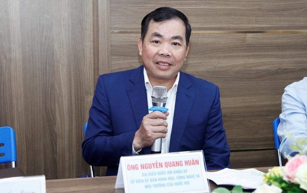 Đại biểu Quốc hội Nguyễn Quang Huân – Ủy viên Ủy ban Khoa học, Công nghệ và Môi trường của Quốc hội, Phó Chủ tịch Hội Nước sạch và Môi trường Việt Nam, Chủ tịch HĐQT công ty CP Halcom Việt Nam