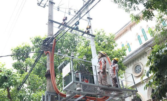 EVNNPC sẽ tăng cường kiểm tra, phát hiện và xử lý kịp thời các khiếm khuyết của thiết bị nguồn, lưới điện