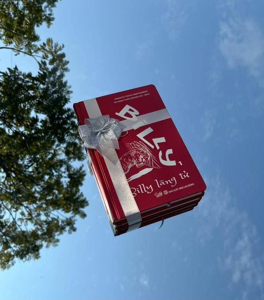 Bộ sách “Billy” được ví là một dạng sách đọc-không-biết-chán cho cả trẻ em và người lớn. Bộ sách “Billy” được ví là một dạng sách đọc-không-biết-chán cho cả trẻ em và người lớn.